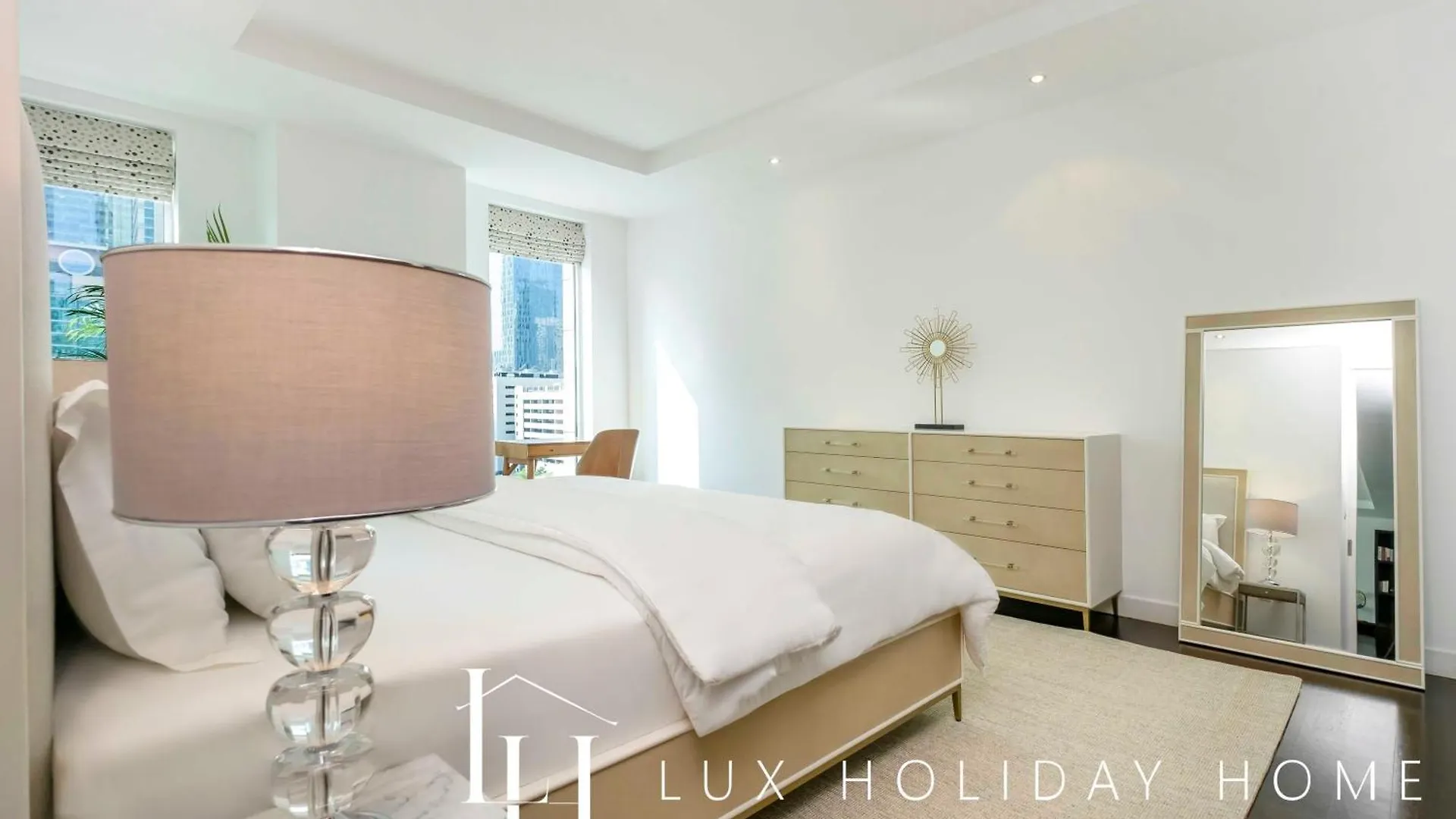 Lux The Elegant Difc Suite Dubai
